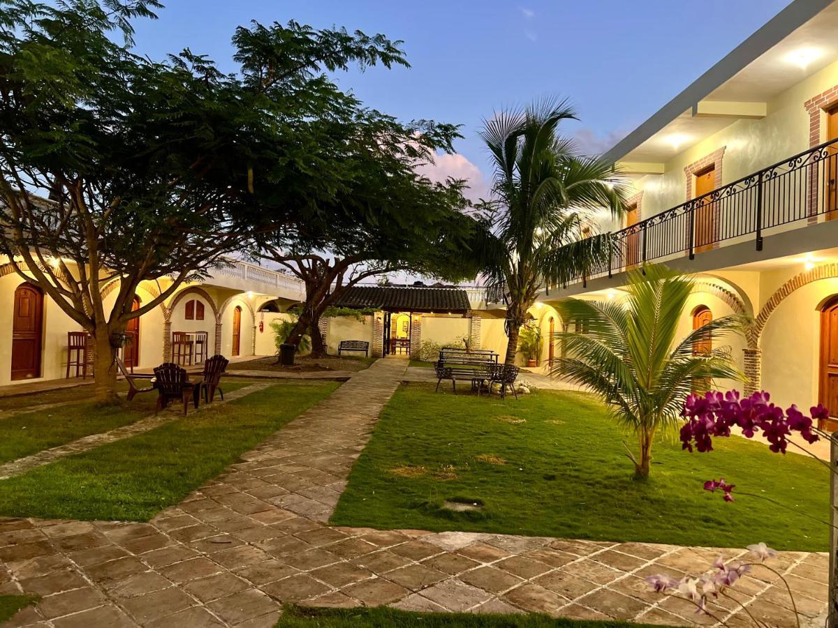 Hotel Yamili Пунта Кана Екстериор снимка
